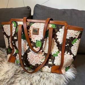 Dooney & Bourke East West light pink hydrangea Shopper tote bag